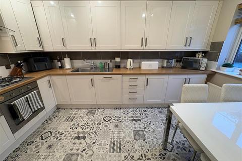 undefined, Siskin Drive, Clayton Heights, Bradford