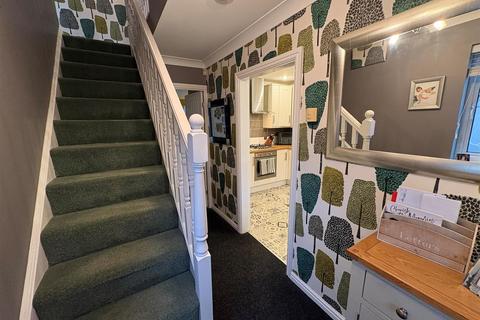undefined, Siskin Drive, Clayton Heights, Bradford