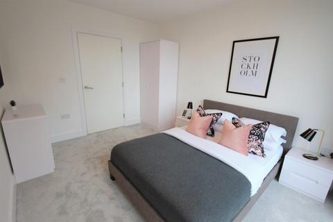 2 bedroom apartment for sale, Sandown House, 124 High Street, Staines-Upon-Thames, TW18