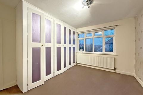 4 bedroom semi-detached house to rent, Argyle Avenue, Hounslow, TW3