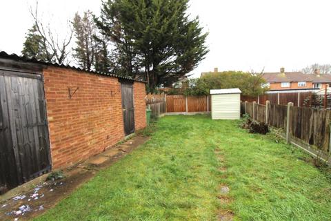 3 bedroom terraced house to rent, Maplestead, Basildon, Essex, SS14
