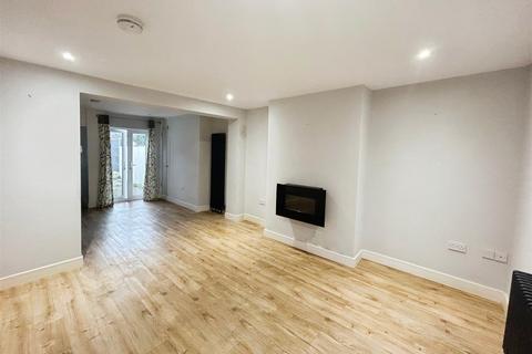 2 bedroom house to rent, North Street, Herne Bay