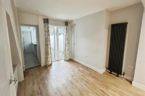 2 bedroom house to rent, North Street, Herne Bay