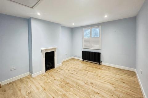2 bedroom house to rent, North Street, Herne Bay