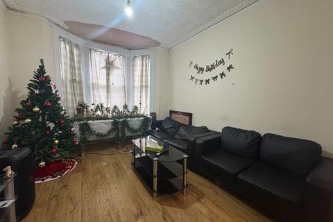 4 bedroom terraced house for sale, Western Road, Southall