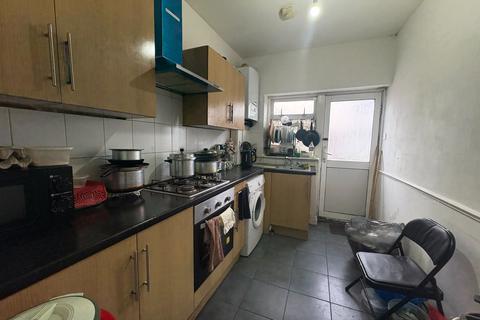 4 bedroom terraced house for sale, Western Road, Southall