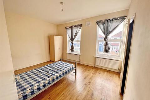 undefined, Western Road, Southall