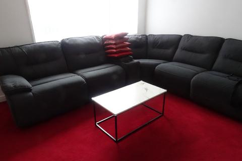 3 bedroom terraced house to rent, Pennine Way, Harlington, Hayes