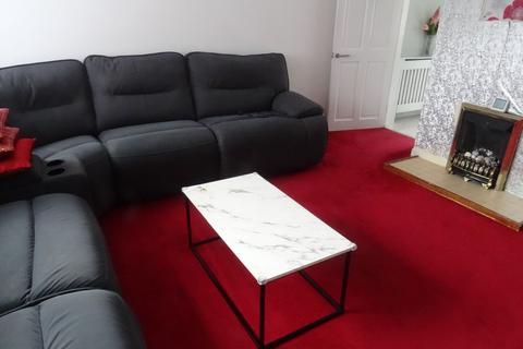 3 bedroom semi-detached house to rent, Pennine Way, Harlington, Hayes