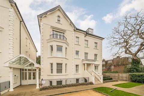 2 bedroom flat for sale, Oak Hill Road, Surbiton KT6