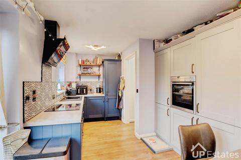 undefined, Glovers Close, Atherstone