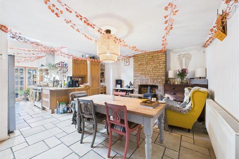 2 bedroom house for sale, St. Peters Road, West Molesey
