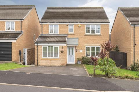 4 bedroom detached house for sale, Alder Road, Whinmoor, Leeds, LS14