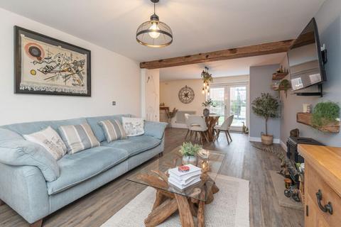 4 bedroom detached house for sale, Alder Road, Whinmoor, Leeds, LS14