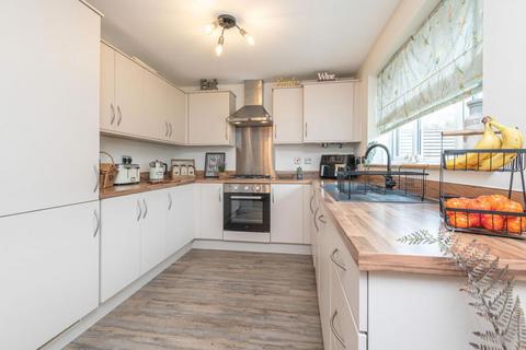 4 bedroom detached house for sale, Alder Road, Whinmoor, Leeds, LS14