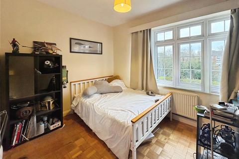 2 bedroom flat to rent, Grove Road, Surrey SM1