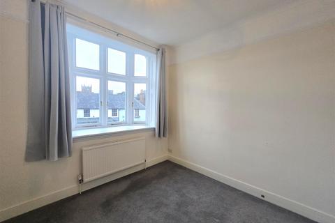 2 bedroom apartment to rent, 118 High Street, Hook RG29