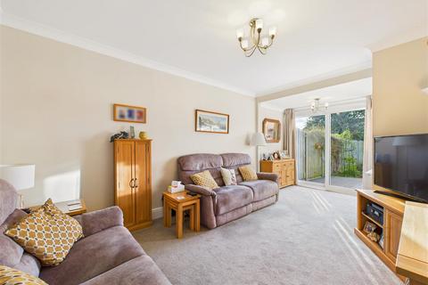 4 bedroom semi-detached house for sale, Hillcrest Avenue, Hessle