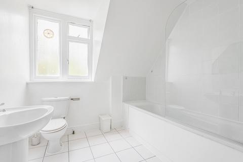 2 bedroom flat to rent, Thicket Road, London, SE20