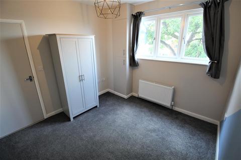 2 bedroom apartment to rent, The Towers, Armley, Leeds, LS12 3SQ