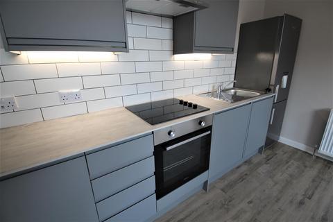 2 bedroom apartment to rent, The Towers, Armley, Leeds, LS12 3SQ