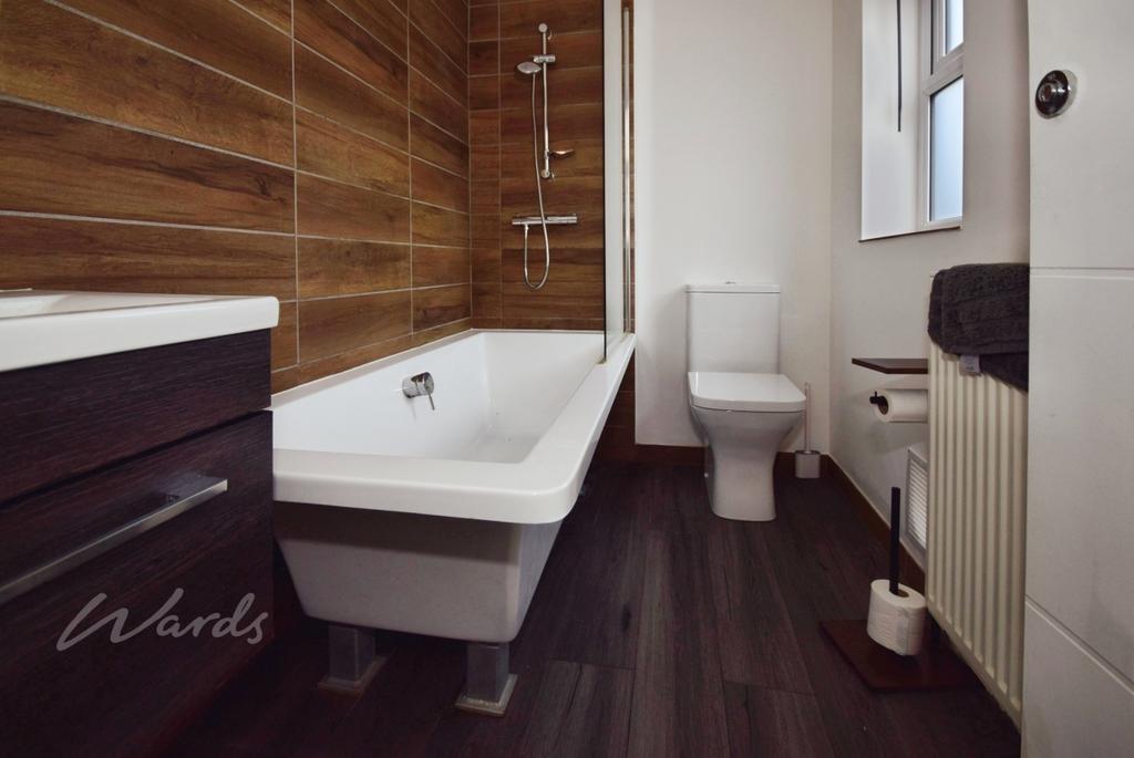 Apple tree bathroom