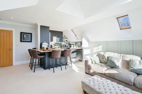 2 bedroom penthouse for sale, Park Lane East, Reigate RH2