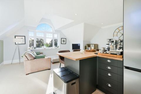 2 bedroom penthouse for sale, Park Lane East, Reigate RH2