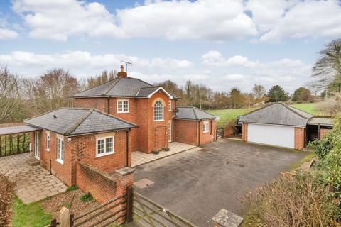 3 bedroom detached house to rent, The Street, Cobham DA12