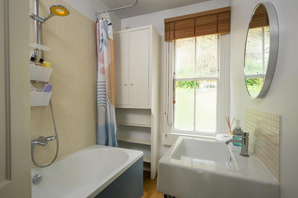 Family Bathroom.jpg