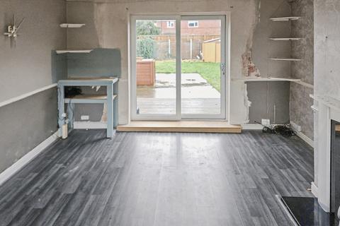 3 bedroom end of terrace house for sale, Leeds LS15