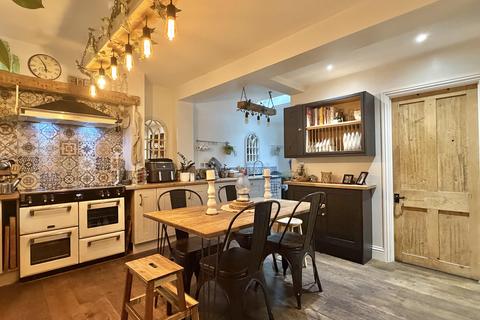 3 bedroom terraced house for sale, Exeter Road, Kingsteignton, Newton Abbot