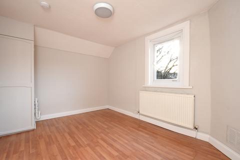 1 bedroom apartment to rent, St. Julians Farm Road London SE27