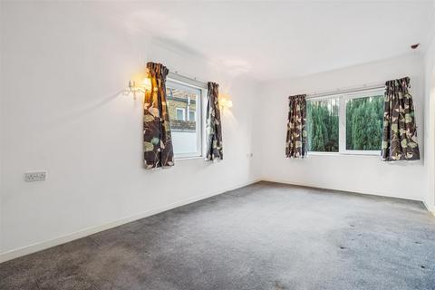 1 bedroom flat for sale, Homecross House, London, W4