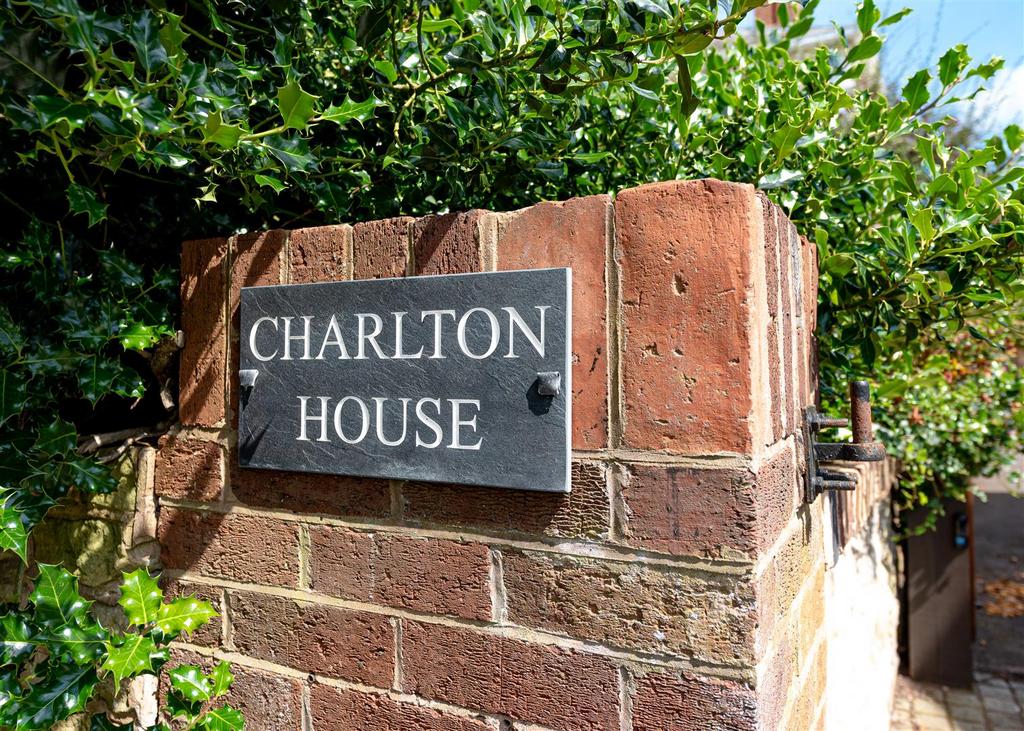 Charlton House-External-02.jpg