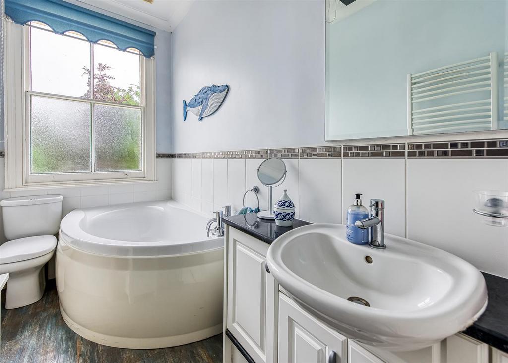 Charlton House-bathroom.jpg