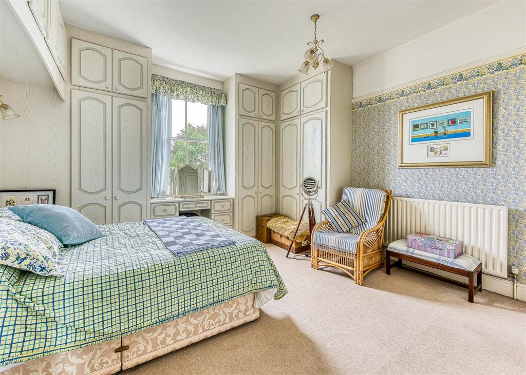 Charlton House-bed3.jpg