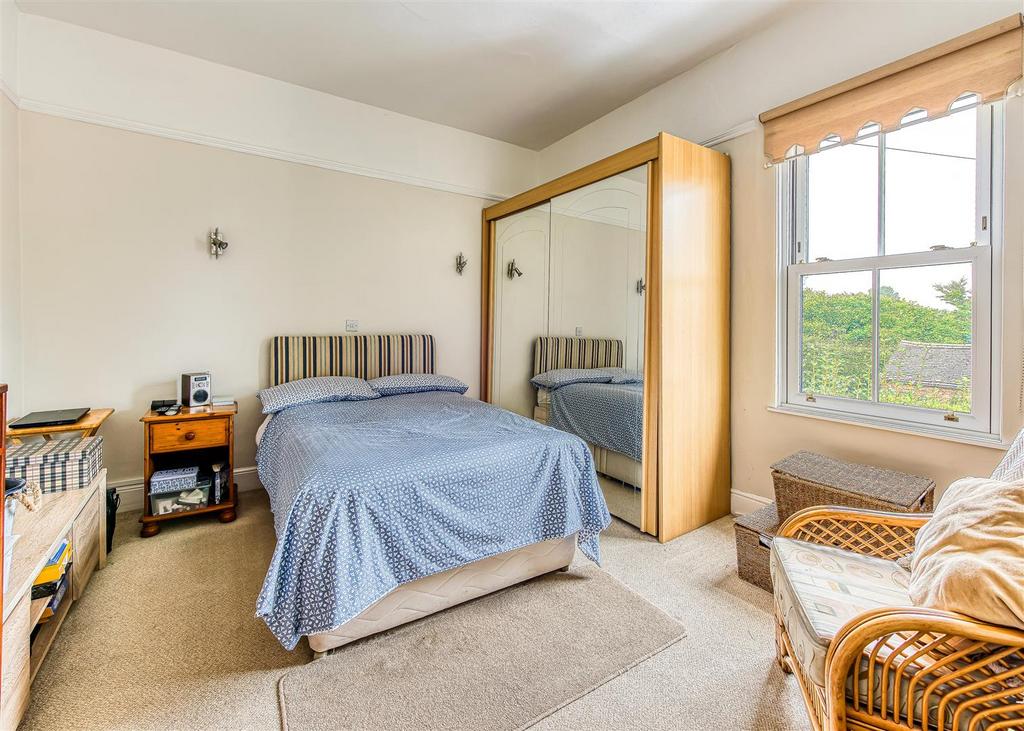 Charlton House-bed4.jpg