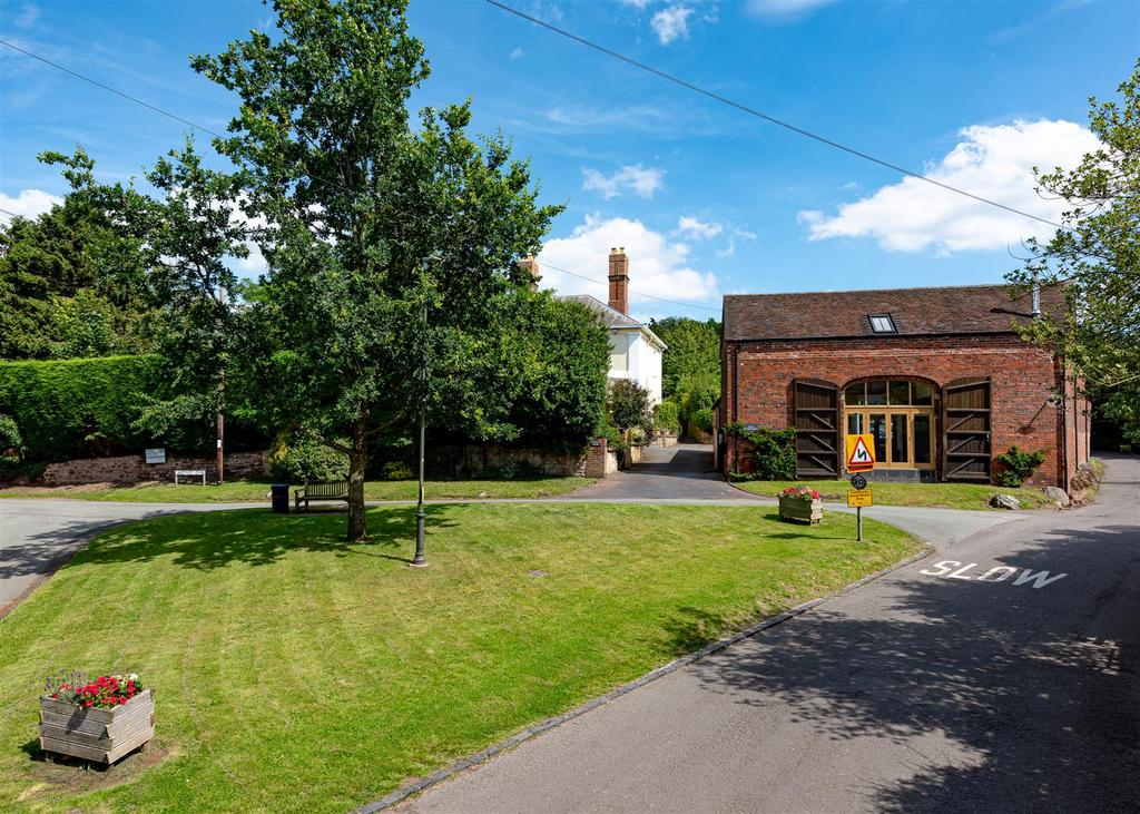 Charlton House-External-03.jpg