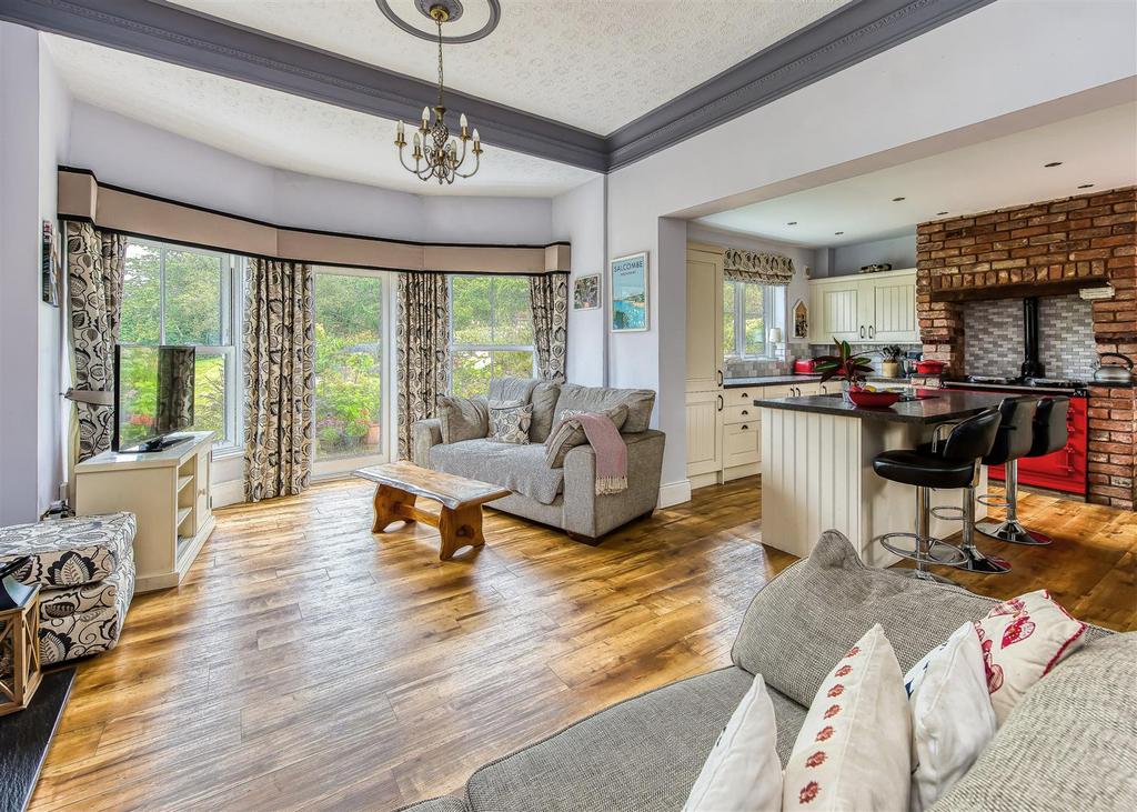 Charlton House-family room1.jpg