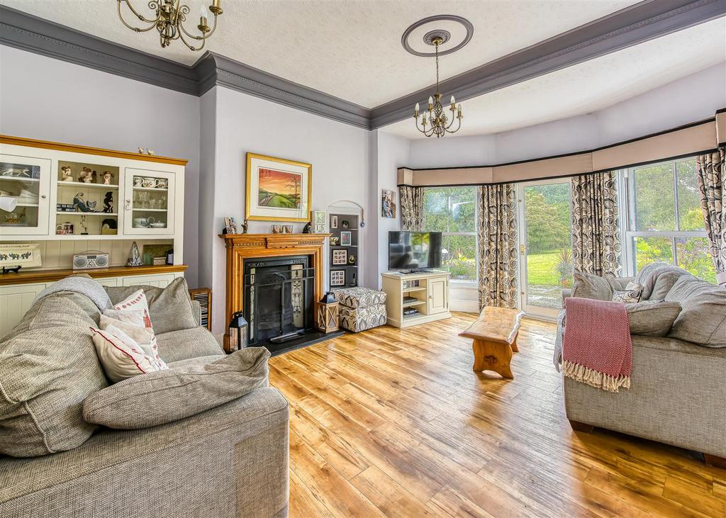 Charlton House-family room2.jpg