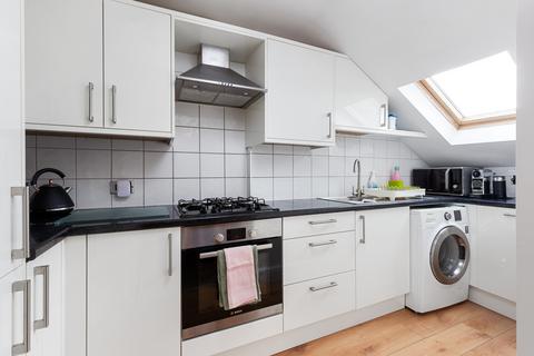 2 bedroom flat to rent, London, SE22
