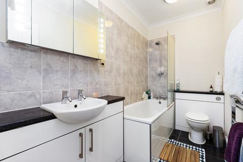 2 bedroom flat to rent, London, SE22