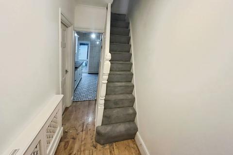 4 bedroom end of terrace house to rent, Pretoria Avenue, London