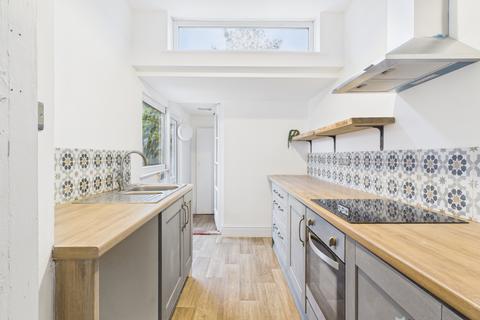 3 bedroom terraced house for sale, 303 Park Avenue West, Hull, North Humberside, HU5 4DG