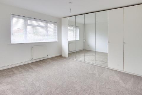 2 bedroom maisonette for sale, Sherwood Court, High Street, West Wickham
