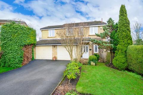 5 bedroom detached house for sale, Burns Court, Birstall, WF17