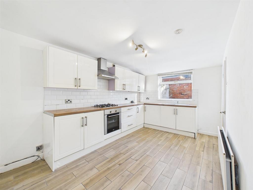 Kitchen 1.jpg