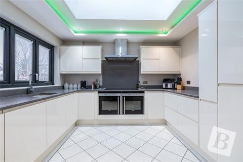 3 bedroom semi-detached house for sale, Albany Road, Hornchurch, RM12