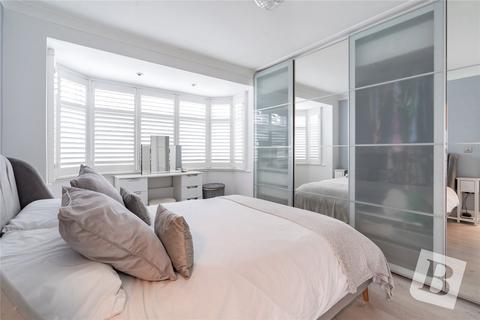 3 bedroom semi-detached house for sale, Albany Road, Hornchurch, RM12
